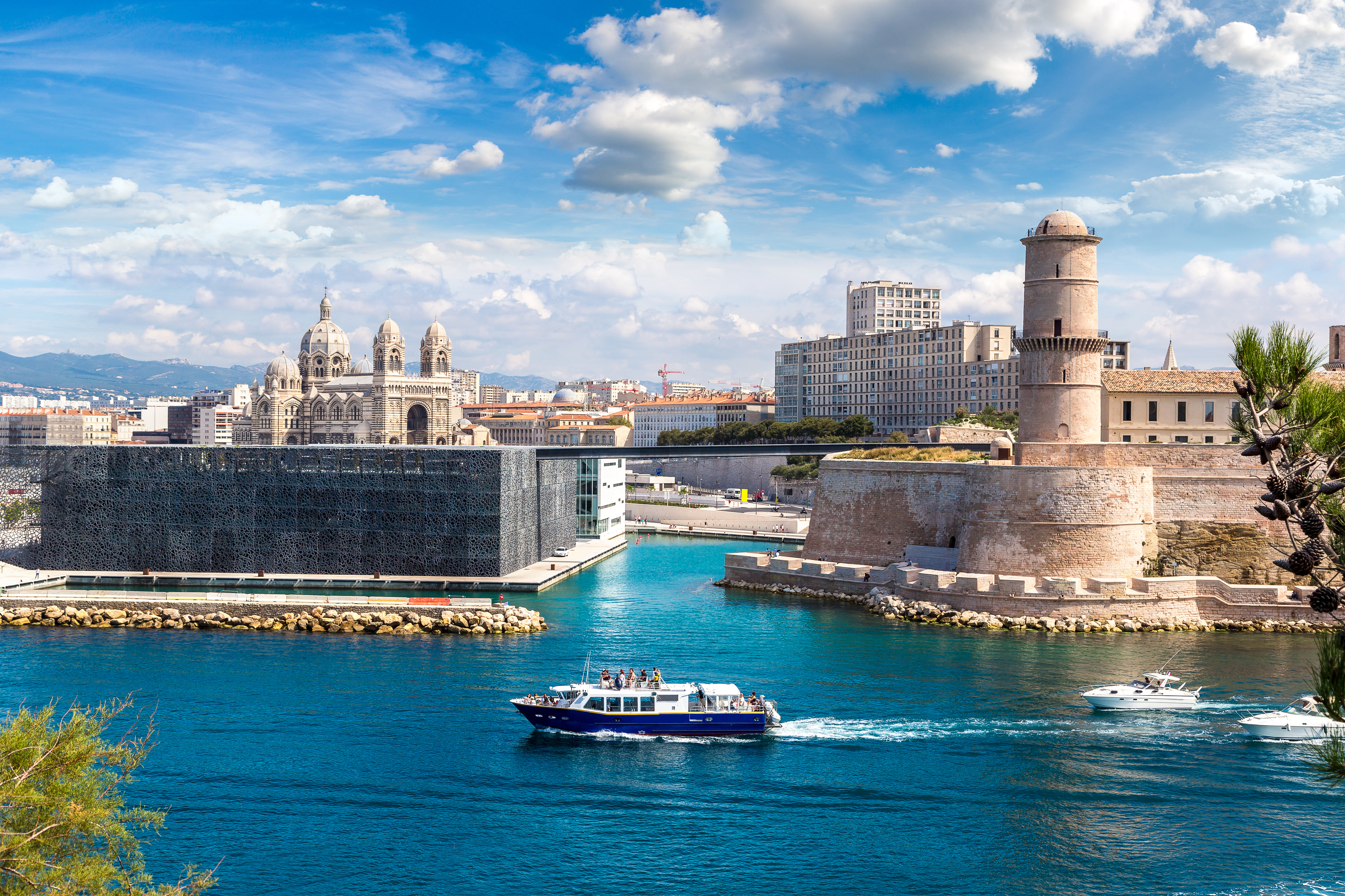 Vue aérienne du vieux port de Marseille